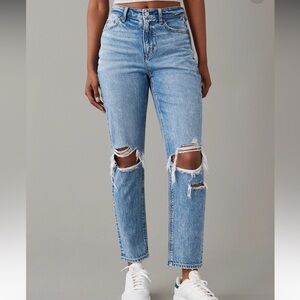 AE Strigid Ripped Mom Jean